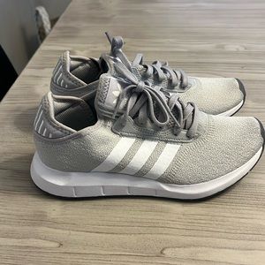 Women’s Adidas Swift tennis shoe